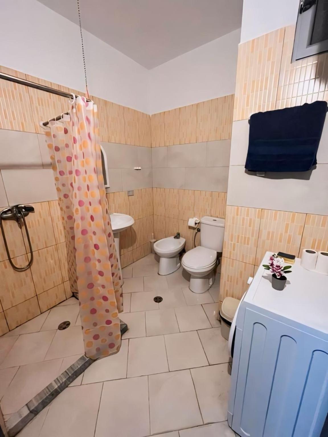 Gerald'S Central Apartments Vlorë Eksteriør bilde