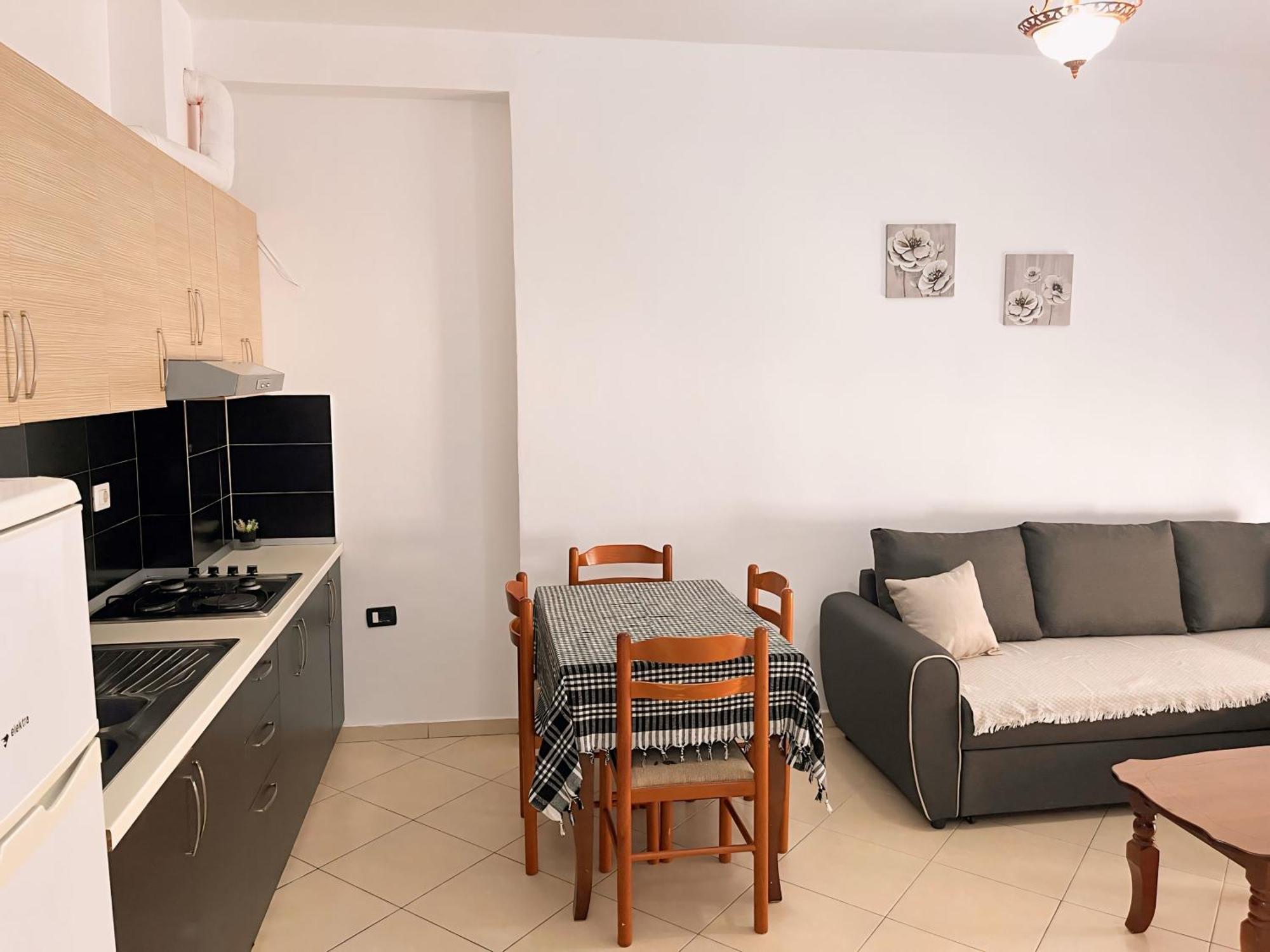 Gerald'S Central Apartments Vlorë Eksteriør bilde